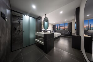 Simple Family Triple Room | Bilik Mandi | Hulu semburan mandi hujan, selipar, tuala disediakan 