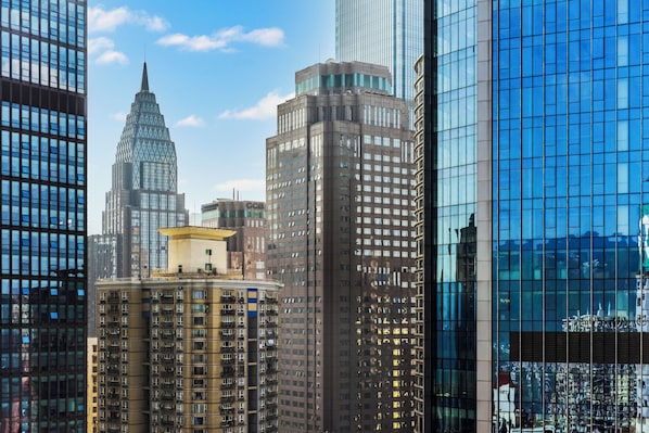 View from room - Xingyao Vista Hotel - Jiefangbei Area Hong Ya Dong (Chongqing)