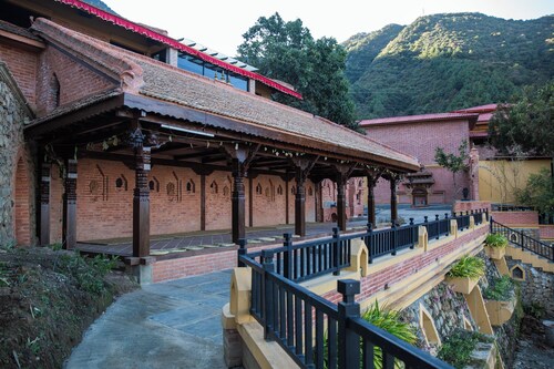 Jungle Mahal Wellness Resort