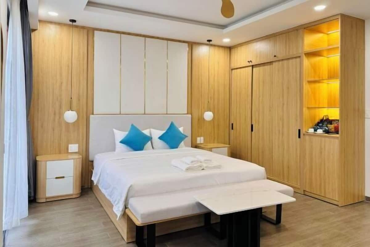 Luxe beddengoed, pillowtop-bedden, een minibar met enkele gratis items