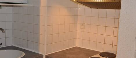 Fridge, microwave, cookware/dishes/utensils