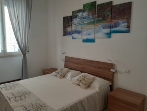 1 Schlafzimmer, Schreibtisch, Bügeleisen/Bügelbrett, kostenloses WLAN