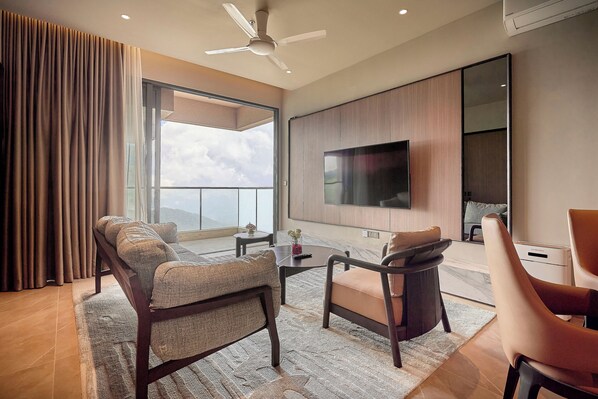 Suite, 3 Bedrooms, Mountain View | Living area