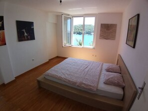 4 Schlafzimmer, Bügeleisen/Bügelbrett, WLAN, Bettwäsche