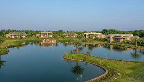 Deluxe Villas with Lake View | 湖景