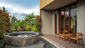 Junior Suite, 1 King Bed, Mountain View