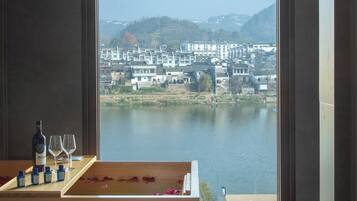 In-room safe, blackout curtains, free WiFi