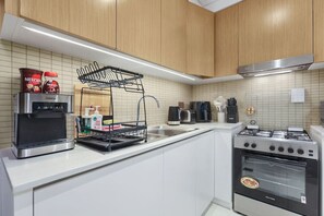 微波炉、炉灶、茶具/咖啡用具、烤面包机