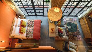 Familie tweepersoonskamer, Meerdere bedden, balkon, uitzicht op tuin | Luxe beddengoed, een kluis op de kamer, een laptopwerkplek, gratis wifi