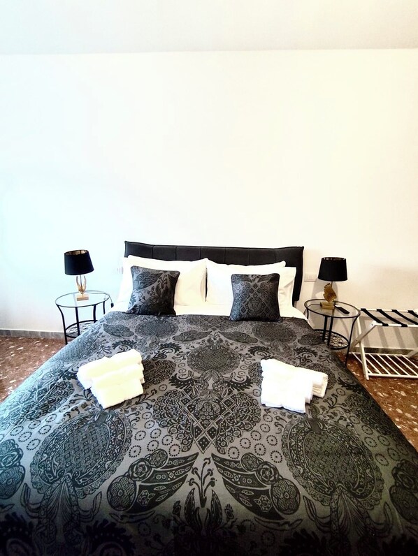 2 bedrooms, iron/ironing board, free WiFi