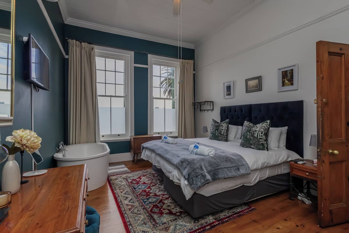 Deluxe Single Room, City View