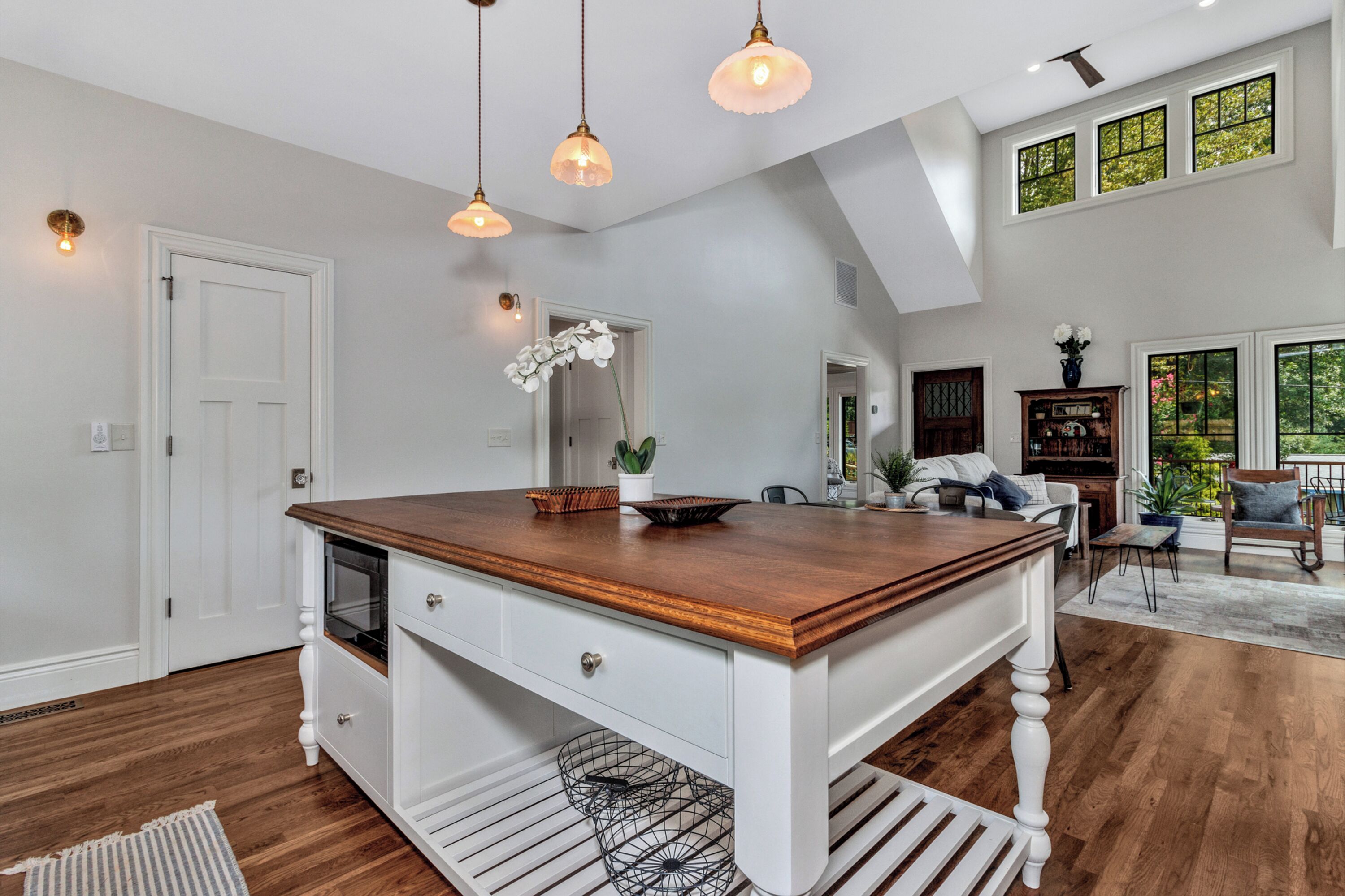 Signature House, 2 Bedrooms, Non Smoking, Patio | Private kitchen | Fridge, microwave, oven, stovetop