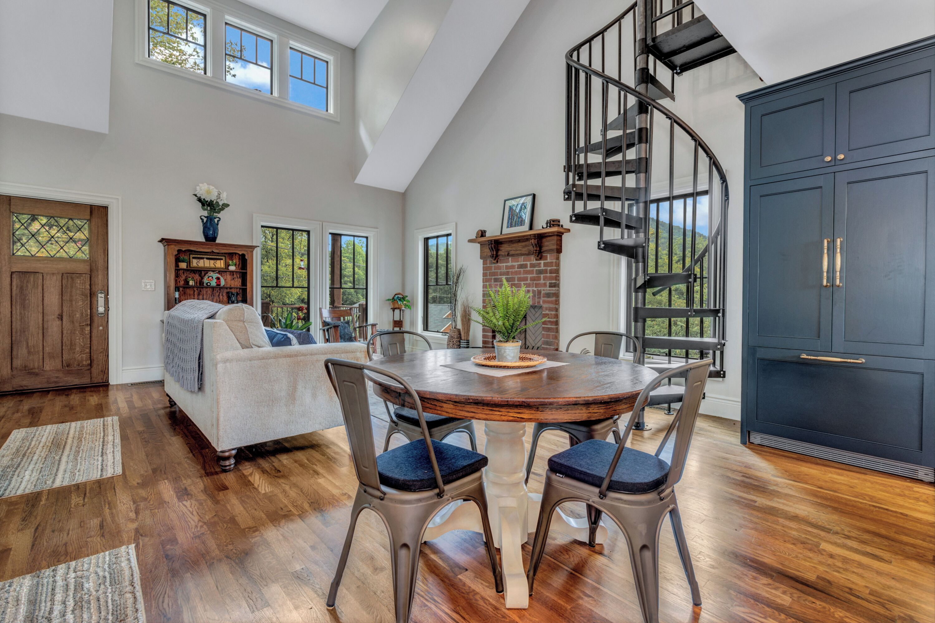 Signature House, 2 Bedrooms, Non Smoking, Patio | In-room dining