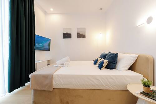 Appartement Confort, balcon | 1 chambre, fer et planche à repasser, accès au Wi-Fi (inclus)
