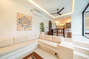 Huvila, yksityinen uima-allas | Oleskelualue