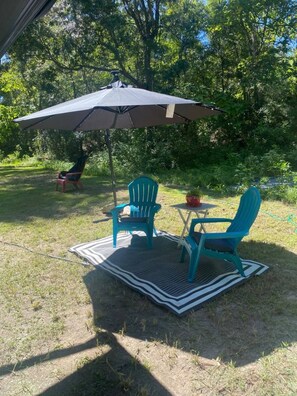 Terrace/patio - Delightful 1-bedroom RV with parking on premises (Ocala)