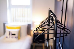 2 chambres, bureau, fer et planche à repasser, Wi-Fi gratuit