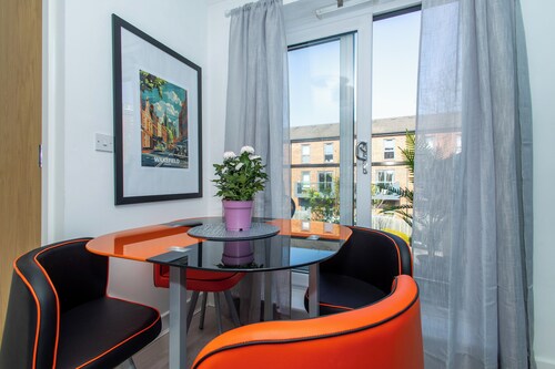 Wakefield Westgate Station - 2 Bed 2 Bath