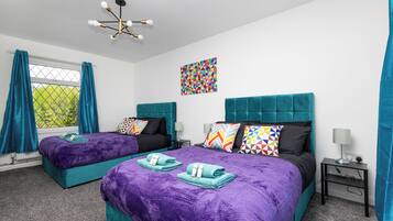 4 bedrooms, desk, free WiFi