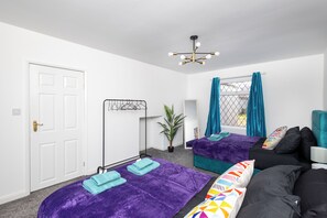 4 bedrooms, desk, iron/ironing board, free WiFi