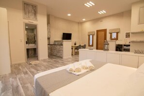 1 habitación, tabla de planchar con plancha, wifi y ropa de cama 