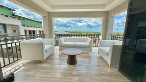 Living area - Nyamankulu Guest Lodge (Dingleydale)