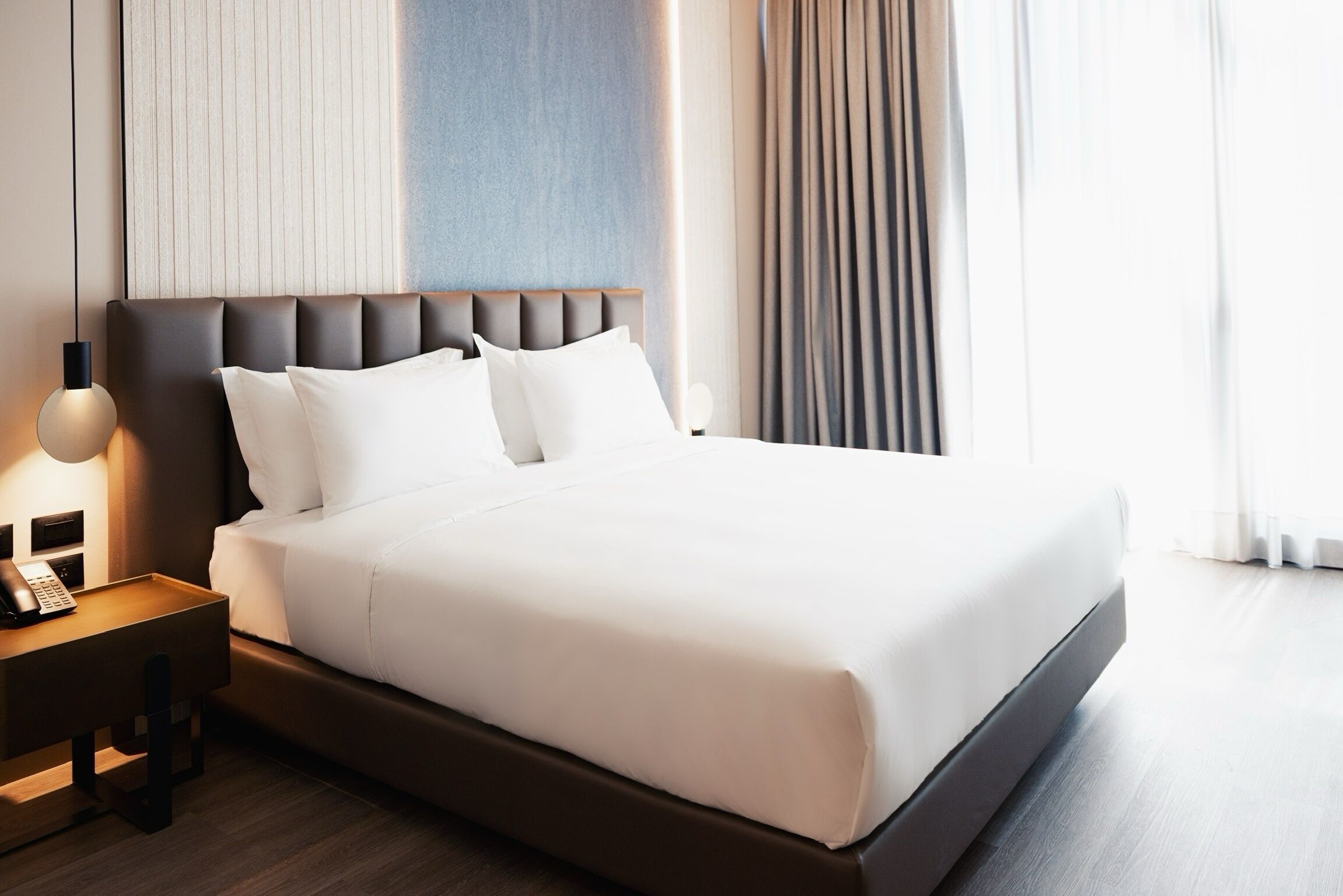 Chambre Double Deluxe | Minibar, coffres-forts dans les chambres, bureau