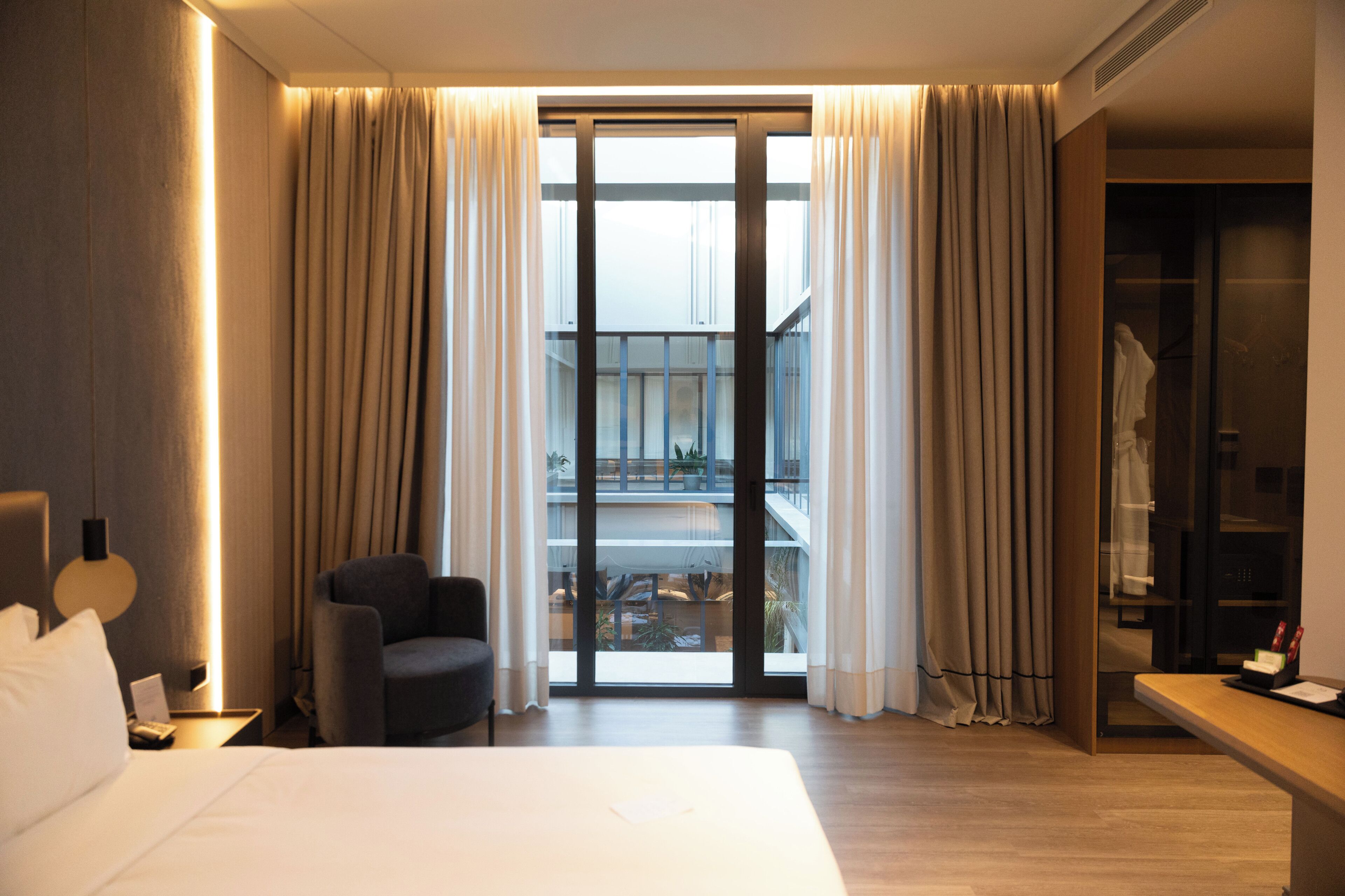 Deluxe Double Room | Minibar, in-room safe, desk, laptop workspace