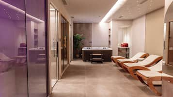 Behandlingsrom for par, badstue, boblebad, dampbad og tyrkisk bad/hamam