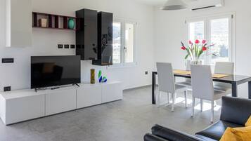 Apartment, Blick auf den Weinberg | Wohnbereich