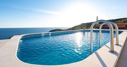 3-bedroom villa Maris with Private Pool and Postcard View in marvelous Lustica.