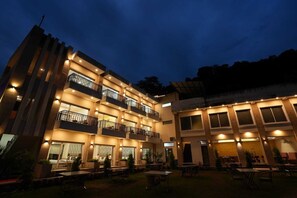 Front of property - Royal suites Chakki Morh (Kasauli)