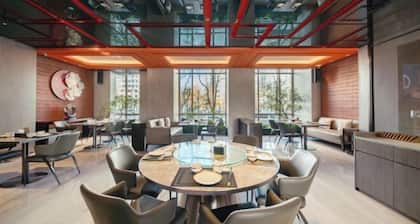 Jingling Huatian Holiday Hotel (Capital Gymnasium Baishiqiao South Subway Station)