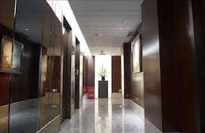 Restaurant - Jingling Huatian Holiday Hotel (Capital Gymnasium Baishiqiao South Subway Station) (Beijing)
