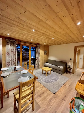 Apartment, 2 Bedrooms, Balcony, Mountain View | Living area - Residences Delavay (Les Gets)