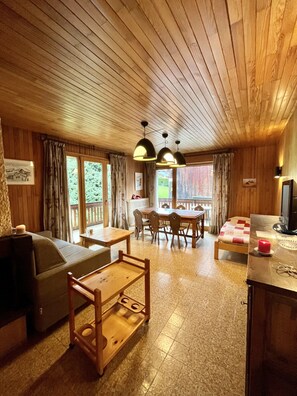 Appartement, 1 chambre, vue sur la montagne | Aire de séjour