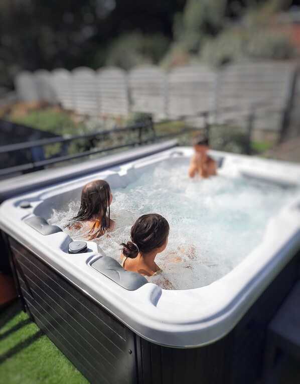 Baignoire à remous extérieure