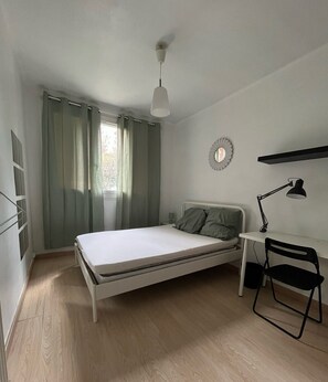 2 bedrooms, WiFi, bed sheets