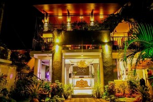 Fachada de la propiedad