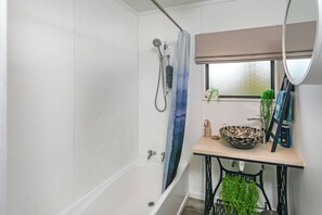 Håndklæder, Sæbe, Shampoo, Toiletpapir