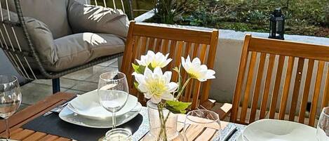 屋外ダイニングエリア