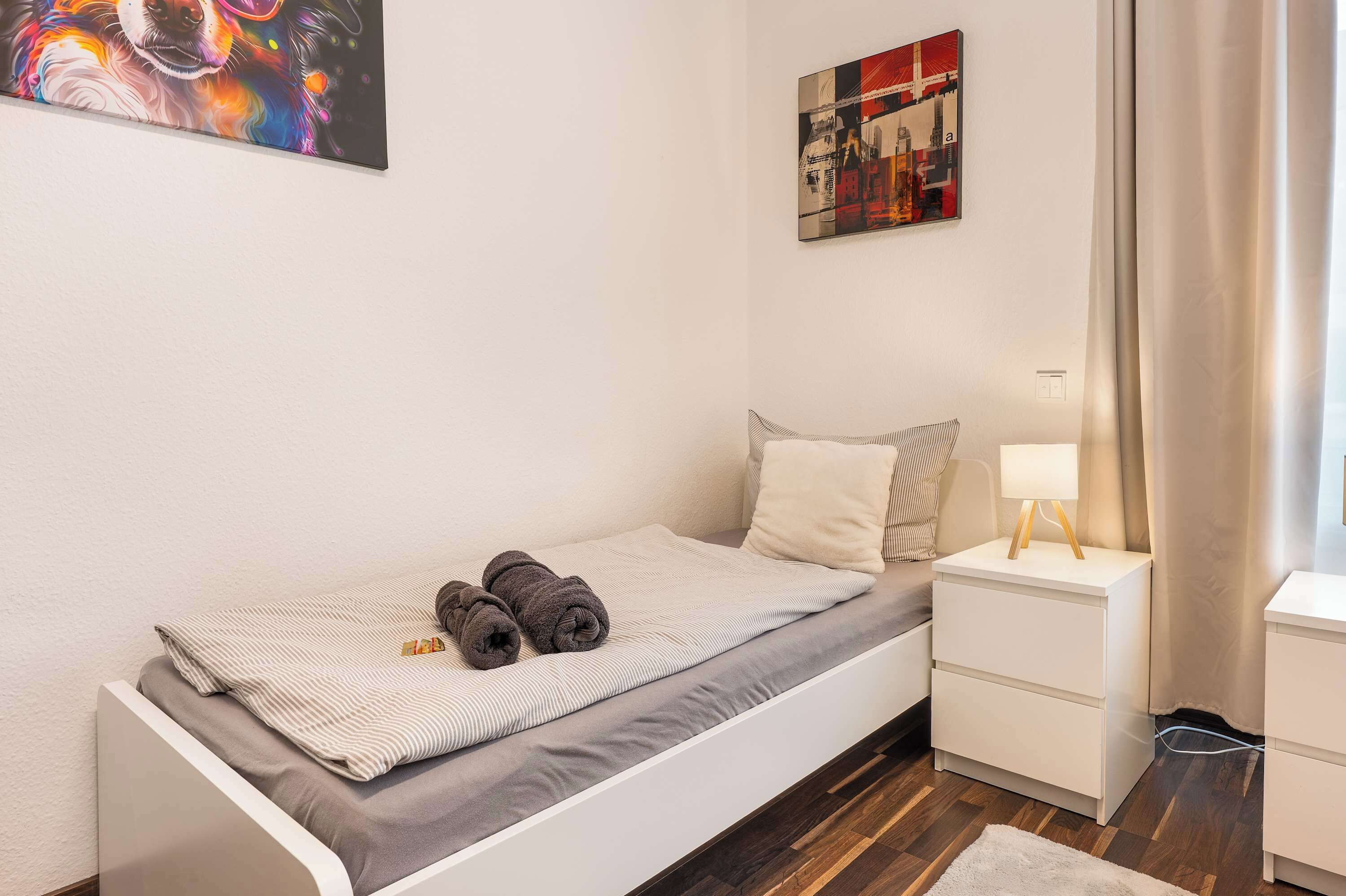 2 bedrooms, iron/ironing board, WiFi, bed sheets