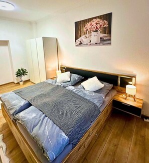 2 bedrooms, iron/ironing board, WiFi, bed sheets