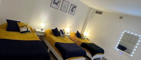 3 bedrooms, iron/ironing board, WiFi, bed sheets