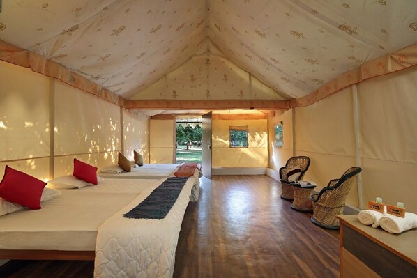 Bureau, espace de travail pour ordinateur portable