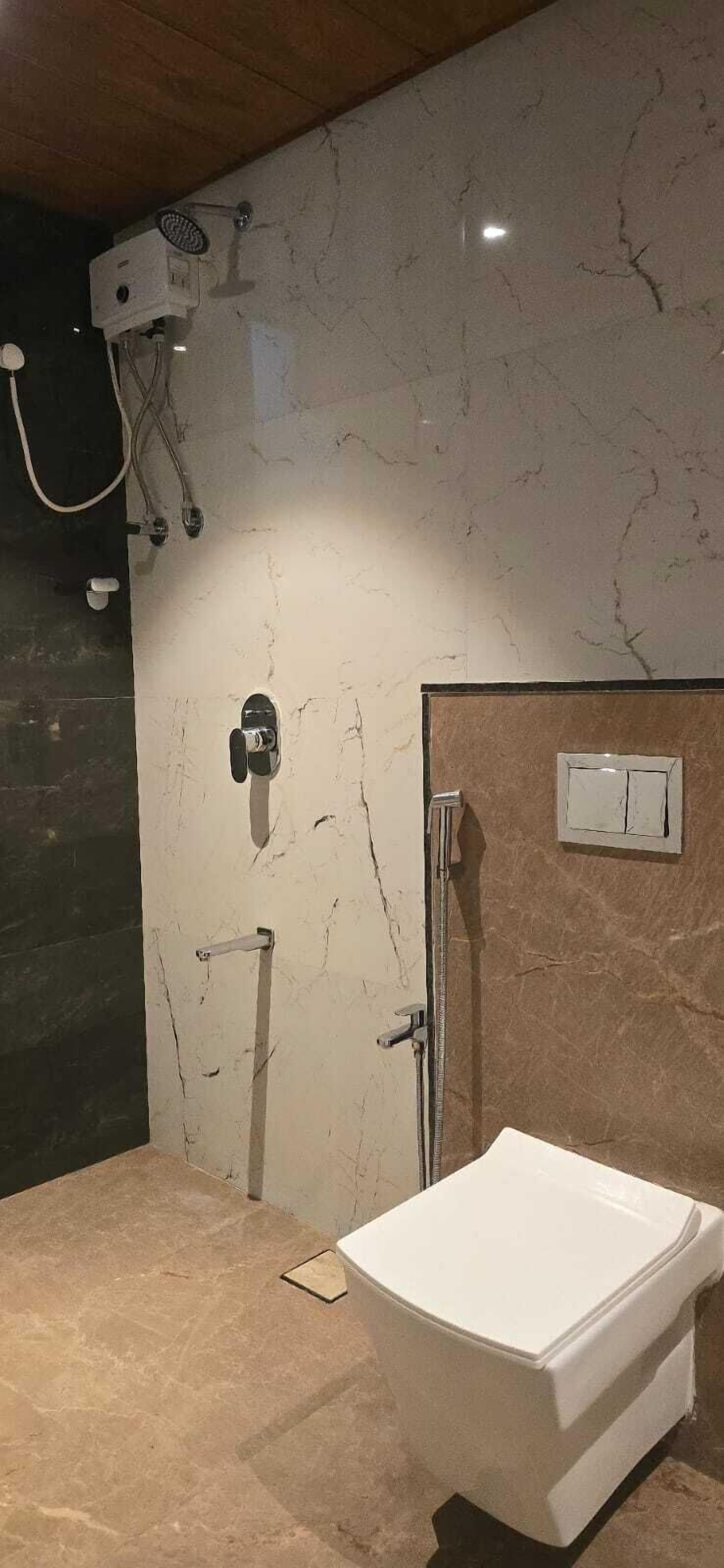 シャワー、タオル、石鹸、シャンプー