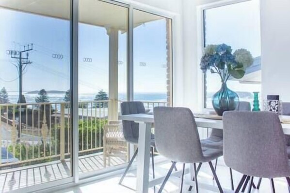 Dining - Seaside serenity luxury escape/ Pet friendly (Encounter Bay)