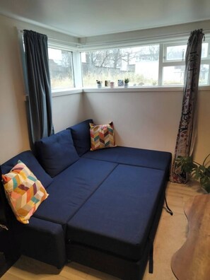 Apartment, 1 Bedroom, Smoking | Living area