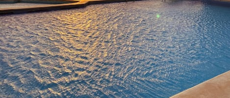 室外游泳池