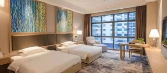 Jiyue Crystal Hotel (Nanning Convention and Exhibition Center Qingxiushan Branch)